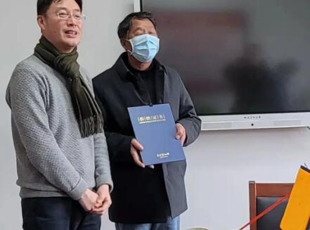 台州市博物馆获赠东汉画像铜镜等八件文物